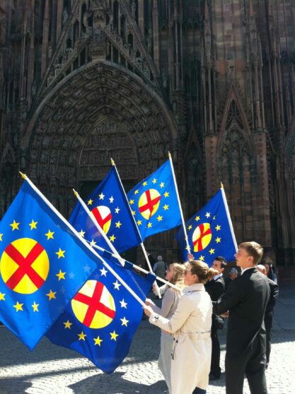 Paneuropa-Fahnen am Strassburger Muenster
