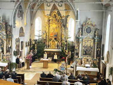 1Trauerfeier Kirche 2