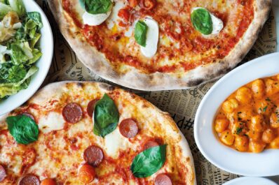 Pizza_Pasta_Salat_gedeckter-Stadt