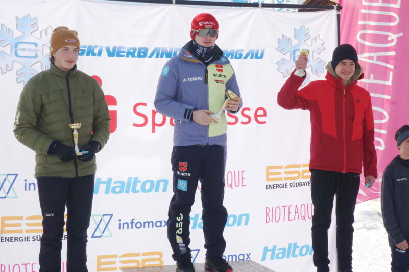 Siegerehrung S 15 männlich, v.l. 2., 1., 3.