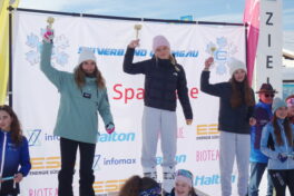 Siegerehrung S 15 weiblich, v.l. 2., 1., 3.