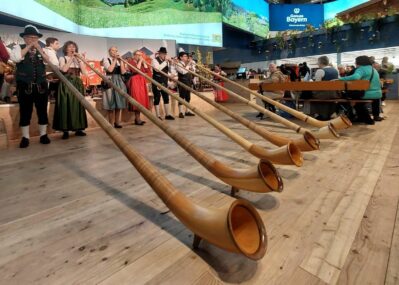 WhatsApp Bild 2025-01-27 um 12.10.51_67f6ae92_mk HelAmb