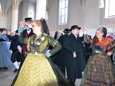 11-DG-Volkstanz (Copy)