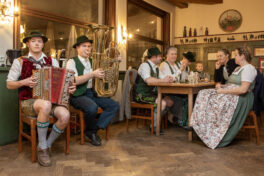 Gaufest2025-TS_Schirmherrenbitten_WoifeGasser_4251_MedRes