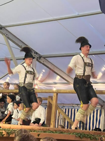 90c25ba5-2129-464d-8850-facad14a14ad