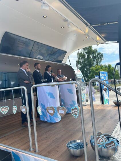 ee3bca7c-f6ac-493d-90bc-2fb2f4690642