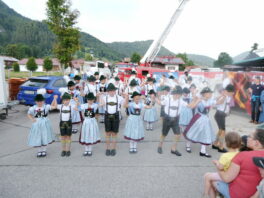 Kindergruppe beim Auftanz