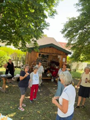 frauenbewegung eggstaett flohmarkthuette 2
