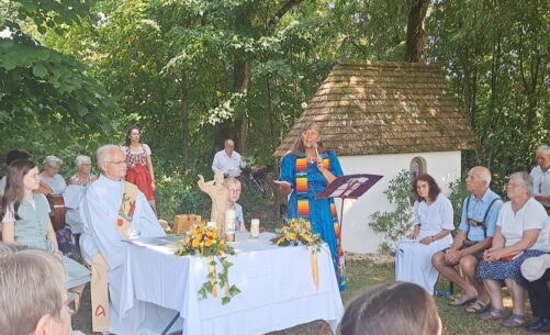 Diakon Sepp Stürzer und die evang. Pfarrerin Christine Wackerbarth zelebrieten die ökomenische Andacht