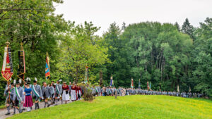 Inngau-Trachtenverband-Schwarzlack-1-1920