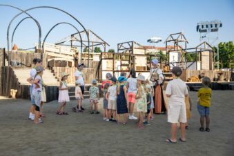 PM 175 Kinderführung-Helmbrecht-Backstage Foto Manuela Fuchs