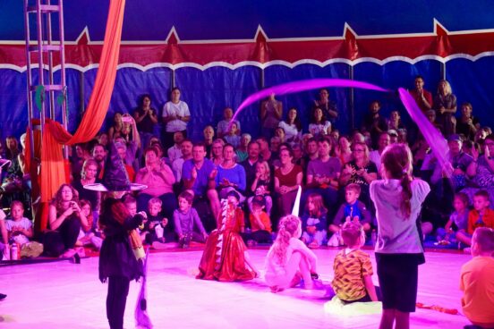 PM 184 Zirkuscamp 2025 vor ausverkauftem Zelt -1