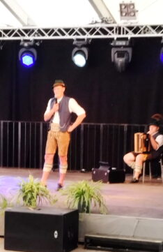 e1626bd5-504d-4248-856f-ff76d06448d9