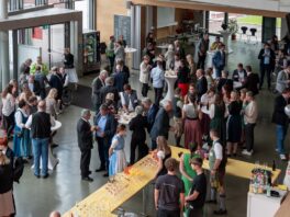 k-Blick_in_Gästemenge