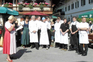 kl-1Begrüßung Karner mit Wirten