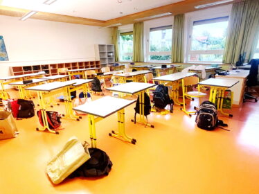 1Klassenzimmer leer