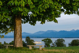 AktNatBeo-250907-us-02-Blick auf Chiemsee von Schoiner Kapelle-1500pix