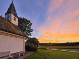 AktNatBeo-250907-us-03-Sonnenuntergang Schoiner Kapelle-1500pix