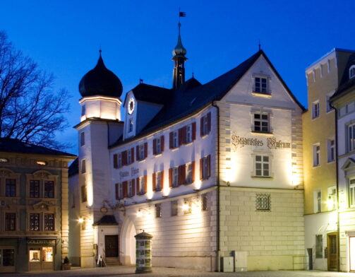 Museum bei Nacht