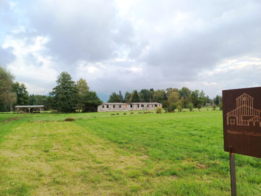 TorfbahnhofLandschSchuppen9.25