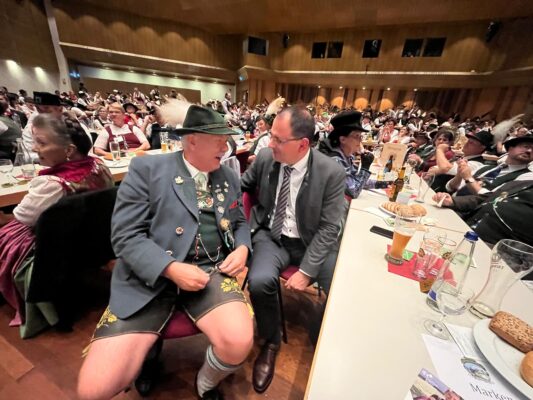 038e8422-5300-4c7c-a7cd-56ef08a95325