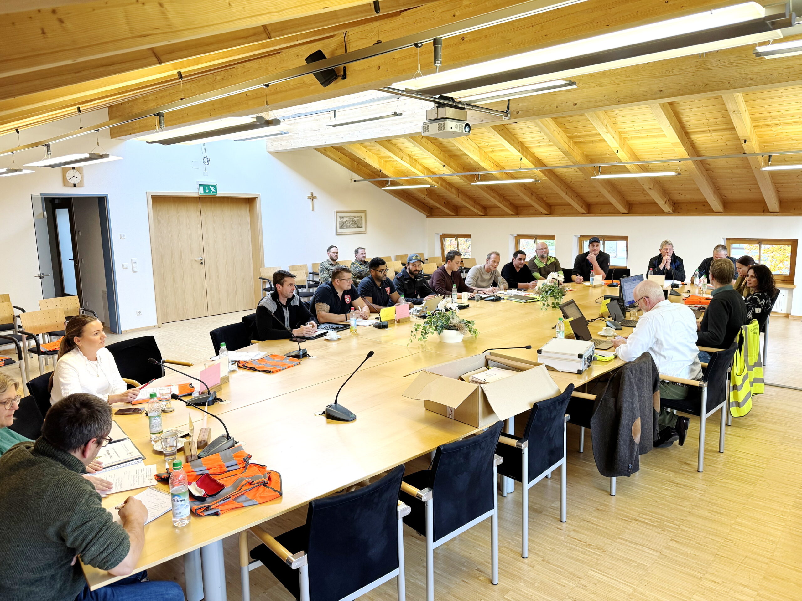 Aschau-Krisenstabs-bung-mit-der-Patenkompanie