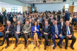 4347_80_Jahre_Reihe1_klein