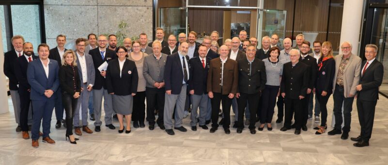 Ehrungen-Gruppenfoto_Landratsamt-Rosenheim_klein