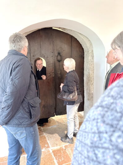 Studienfahrt 27.09.2025 Michaelbeuern Pforte©Andrea Hübner