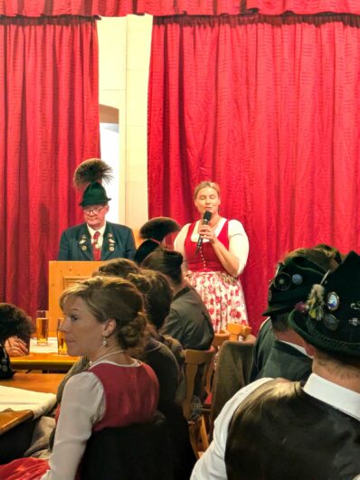 Vorstand Kaufmann mit Schriftführerin Andrea Scheck