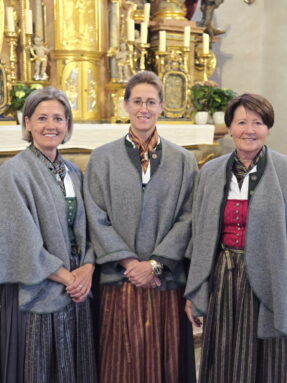 2025-12-06 Pressebild Adventsingen c-Lindmair Dreigesang