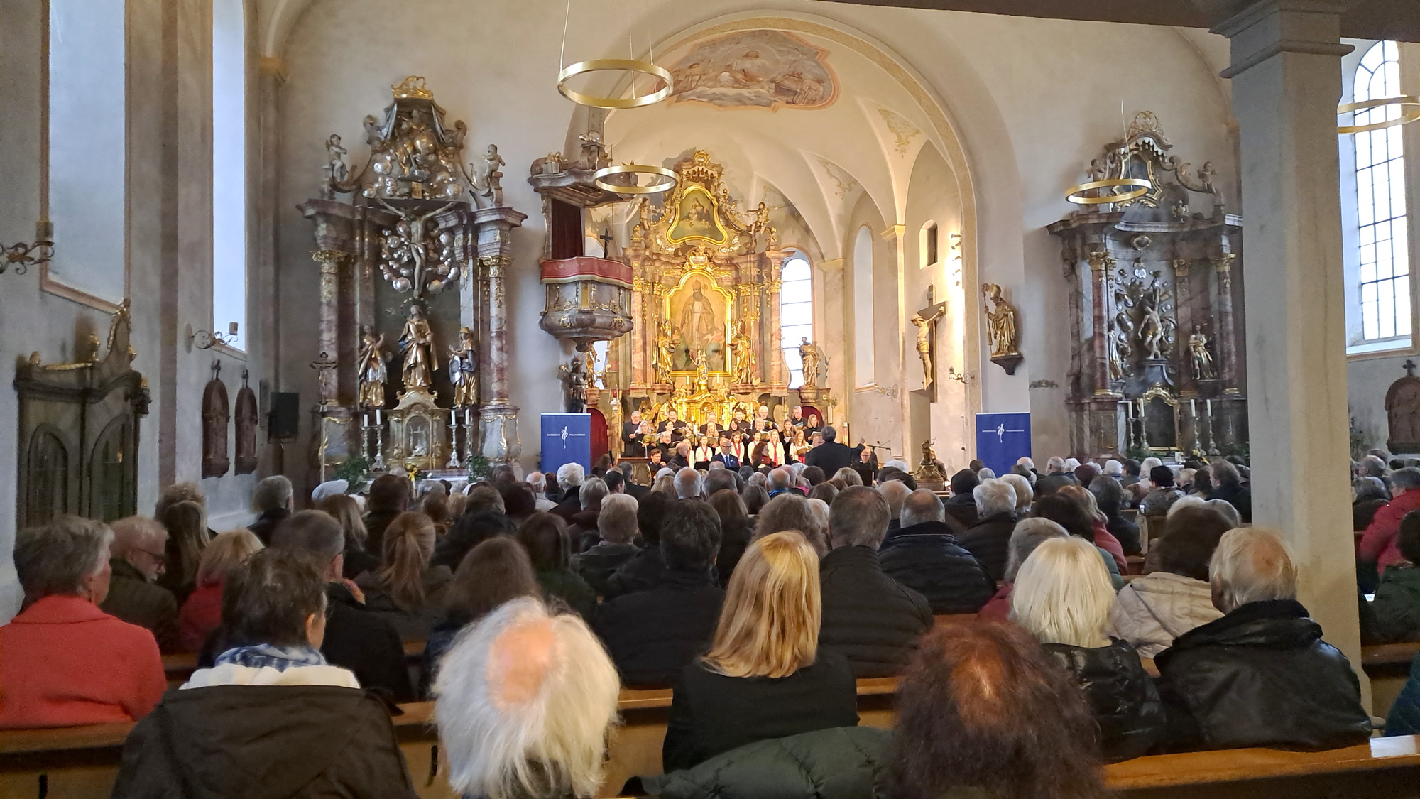 Kirche-Pittenhart-Die-Bibel-in-Reimen-
