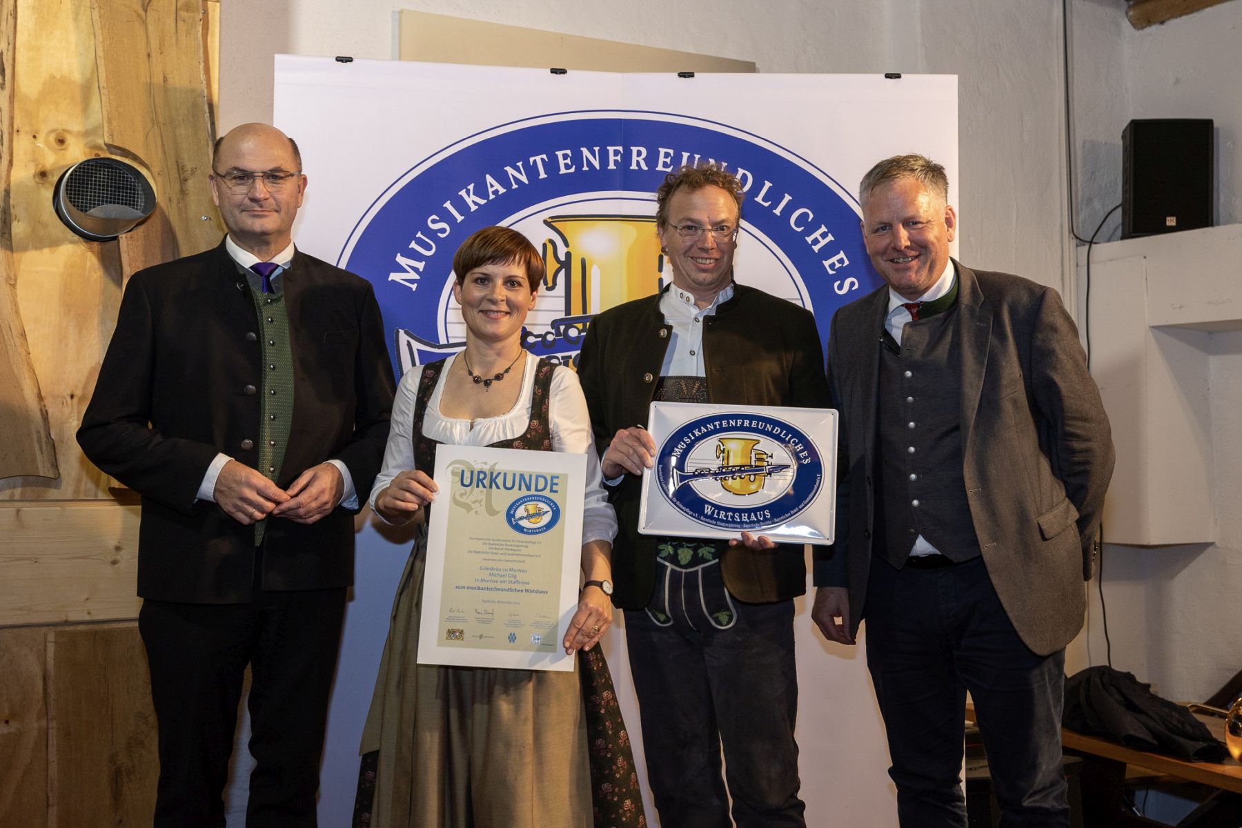 Bayerns-musikantenfreundliche-Wirtsh-user