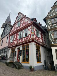 55EEBF35-2F8C-4B8A-84DB-B7B09D7FF80C