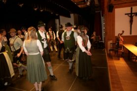 Vorplattler- und VortänzerInnen-Schulung in Holzhausen - Tanzprobe