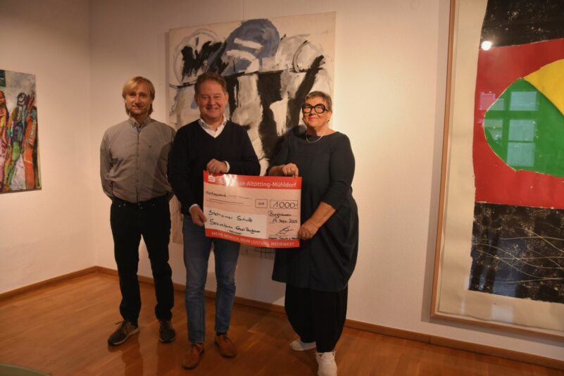 2025_11_27_Stadt_Burghausen_Spendenübergabe_Altstadtfreunde (2)_klein