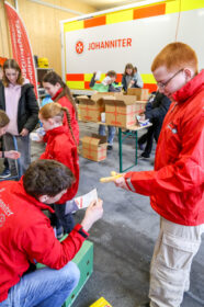 251209 - OBB-SO_Johanniter_Jugend_packt_für_Weihnachtstrucker_