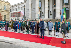 BegruessungKoeniginSchweden-32