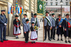 BegruessungKoeniginSchweden-37