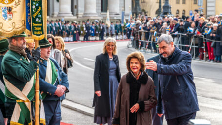 BegruessungKoeniginSchweden-40