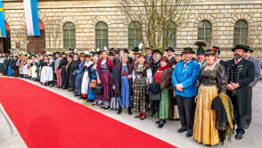 BegruessungKoeniginSchweden-59