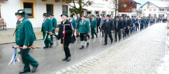 Festzug zur Kirche 2