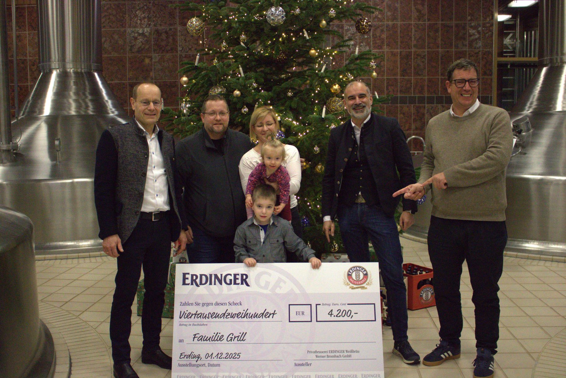 ERDINGER-Wei-br-u-spendet-f-r-Therapiehund