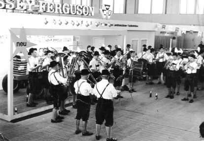 01Grüne Woche Berlin 65 - Blaskapelle Wildenwart - Jungbauernschaft Riedering