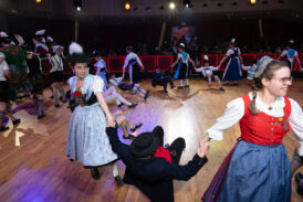 07_Oide Wiesn Bürgerball 2026 (Repräsentantenpaare_Mühlradlfigur Tanzkreis)