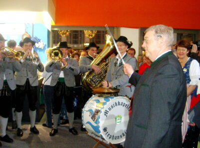 1MinisterMillerdirigiert - 2004