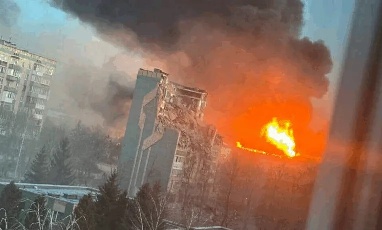 1Zerstörung Wohnblocks