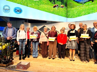 Gold-Dorfläden-Bayernhalle