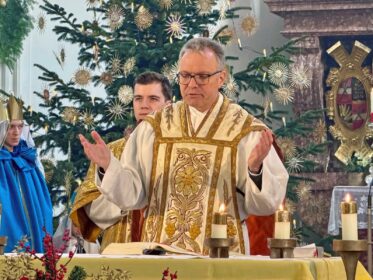 Pfr. Paul Janßen und Dr. Christian Elsen geben den Segen_Foto H. Reiter