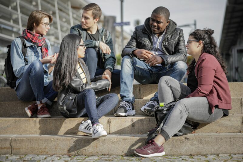 Studierende_Treppe_klein